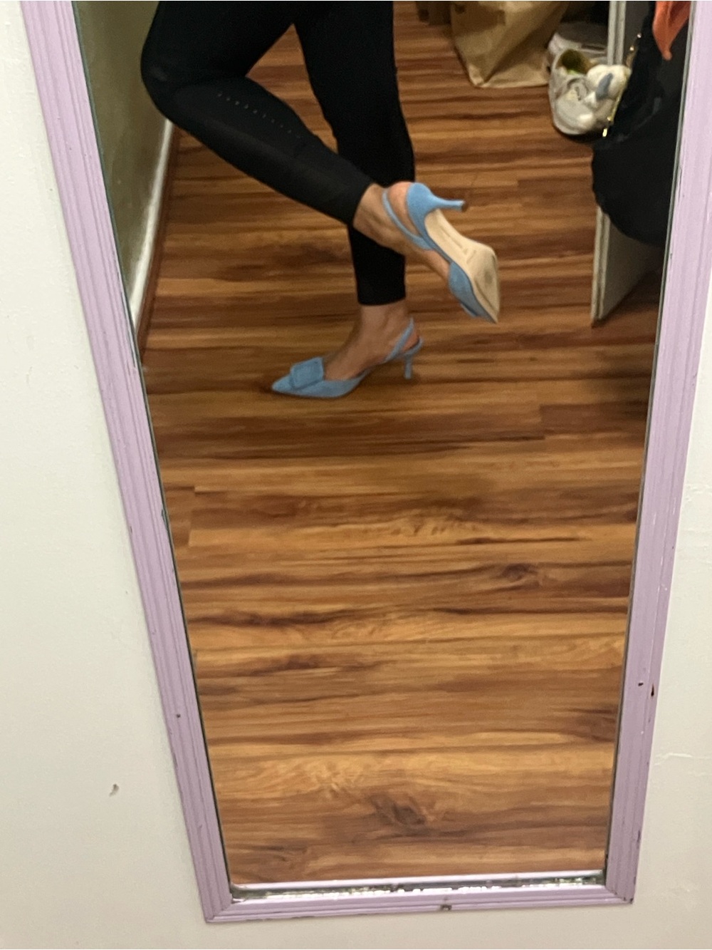 Manolo Blahnik Powder Blue Suede kitten heels - Picture 6 of 6